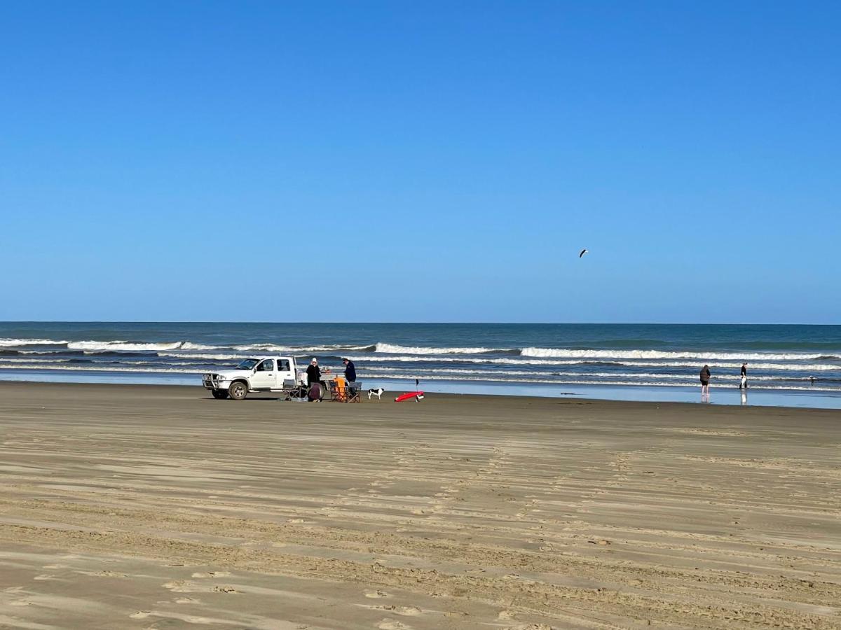 Toad Hall Baylys Beach 외부 사진